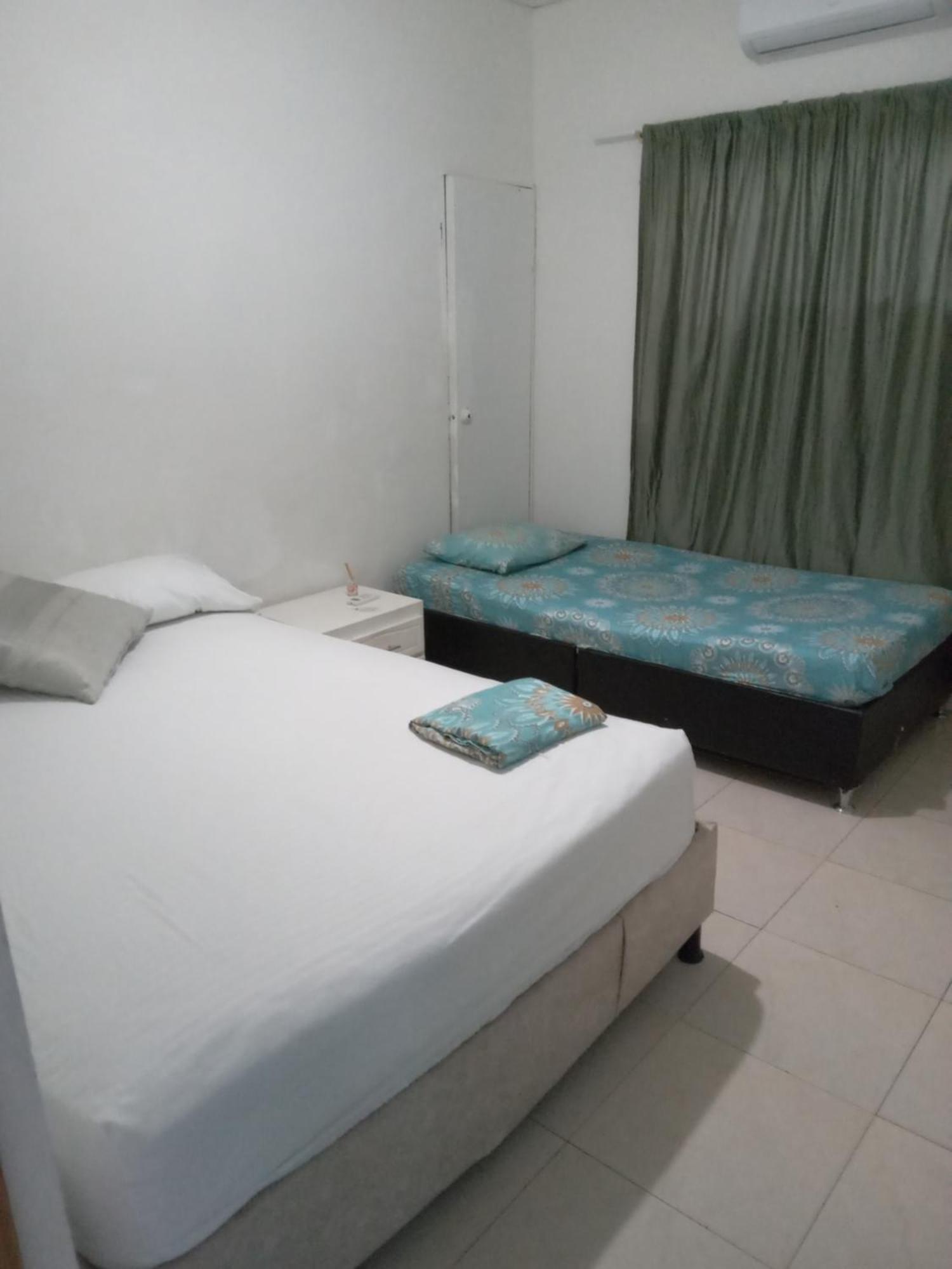 Cartagena Hostal Hotel Bagian luar foto